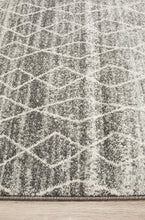 Load image into Gallery viewer, Evoke Remy Silver Transitional Runner Rug