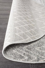 Load image into Gallery viewer, Oasis Selma Silver Tribal Round Rug