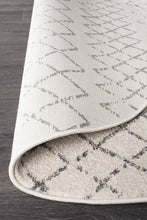 Load image into Gallery viewer, Oasis Selma White Grey Tribal Round Rug