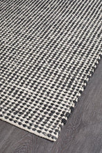 Load image into Gallery viewer, Skandinavian 300 Black Rug