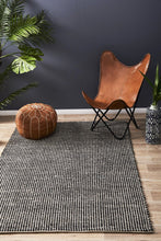 Load image into Gallery viewer, Skandinavian 300 Black Rug