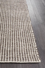 Load image into Gallery viewer, Skandinavian 300 Brown Rug