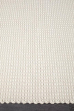 Load image into Gallery viewer, Skandinavian 300 White Rug
