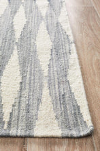 Load image into Gallery viewer, Studio Frida Uber Gradient Rug Black Grey White