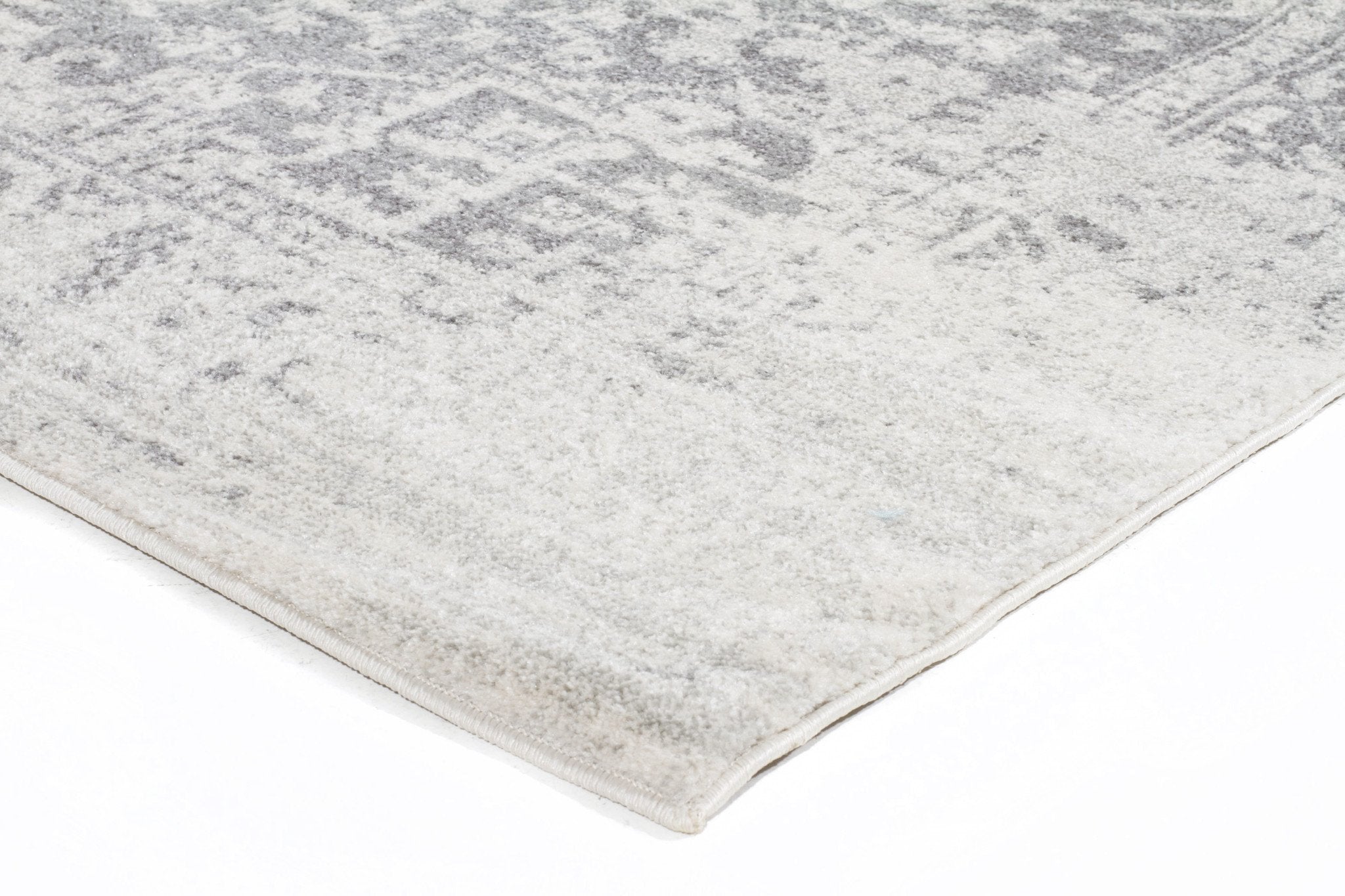 Evoke Dream White Silver Transitional Rug
