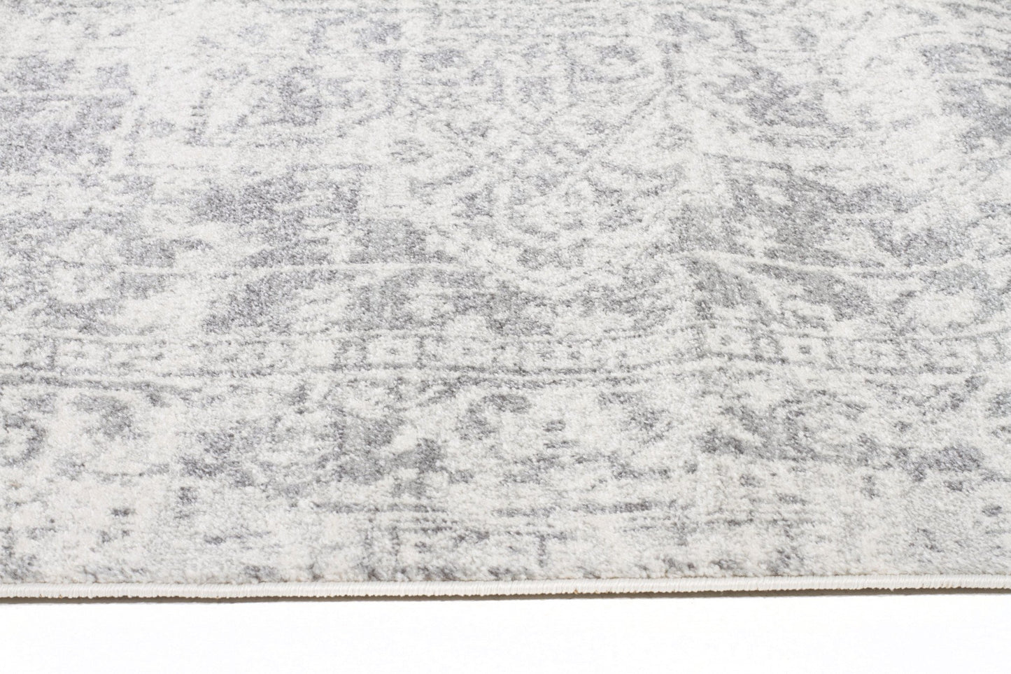 Evoke Dream White Silver Transitional Rug