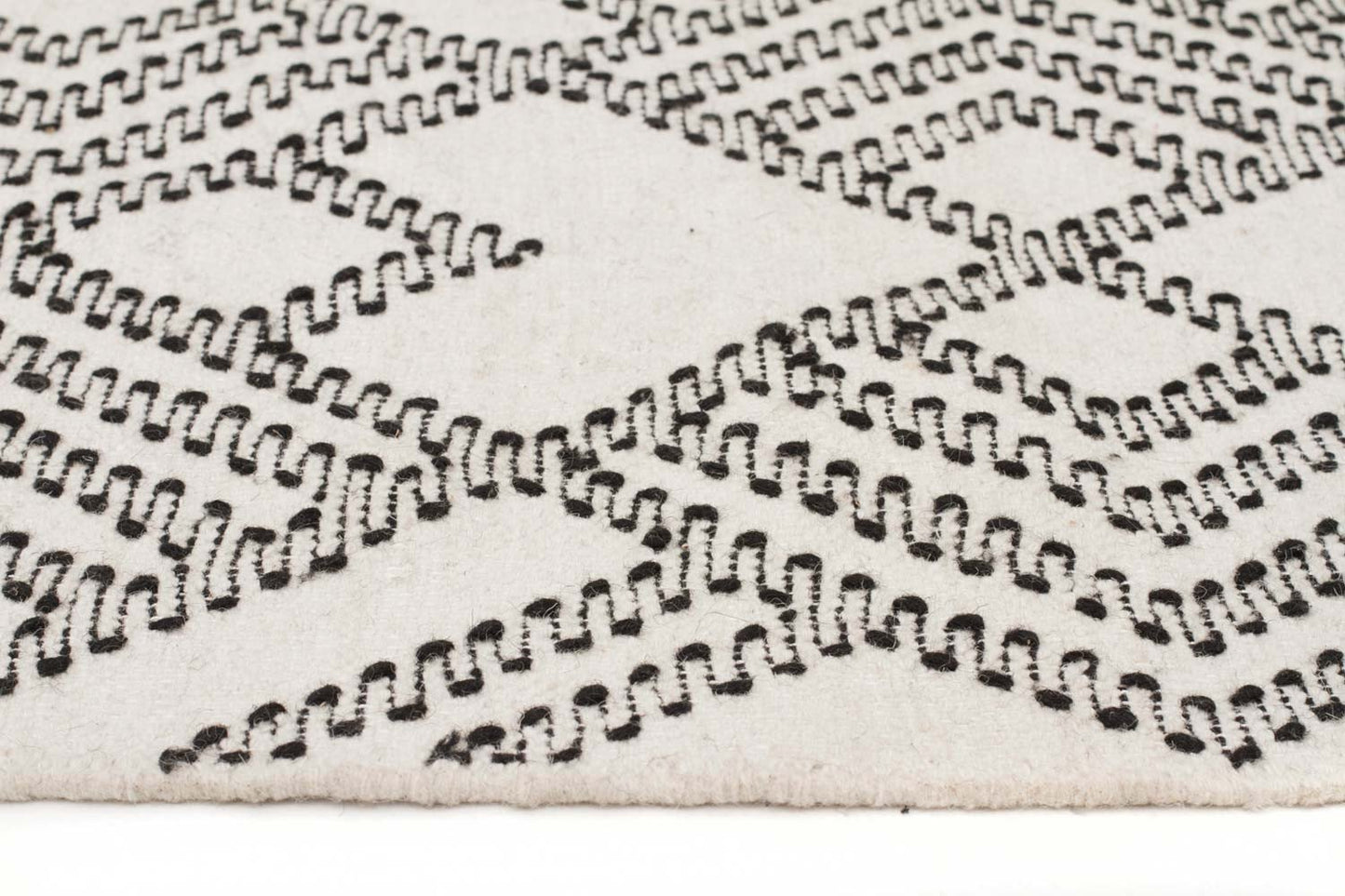 Miller Rhythm Symphony White Rug