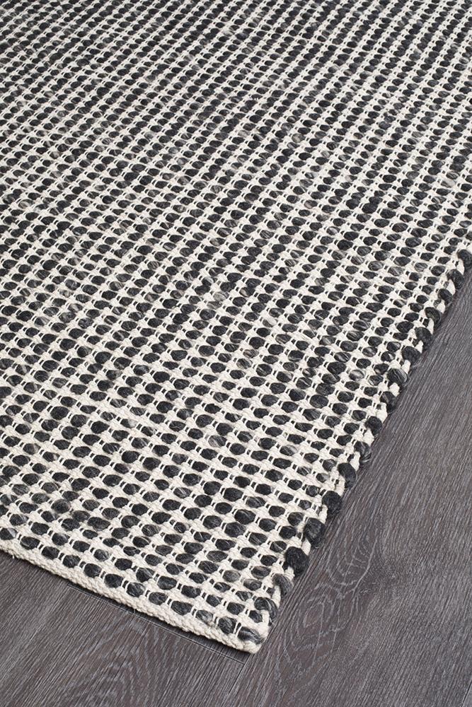 Skandinavian 300 Black Rug